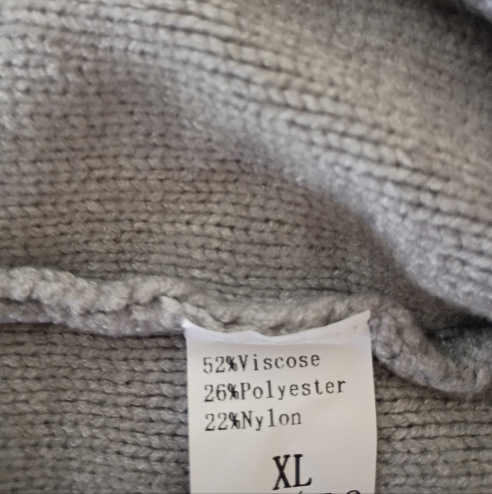 Heather Gray Cabled Sweater Vest - Picture 3 of 3